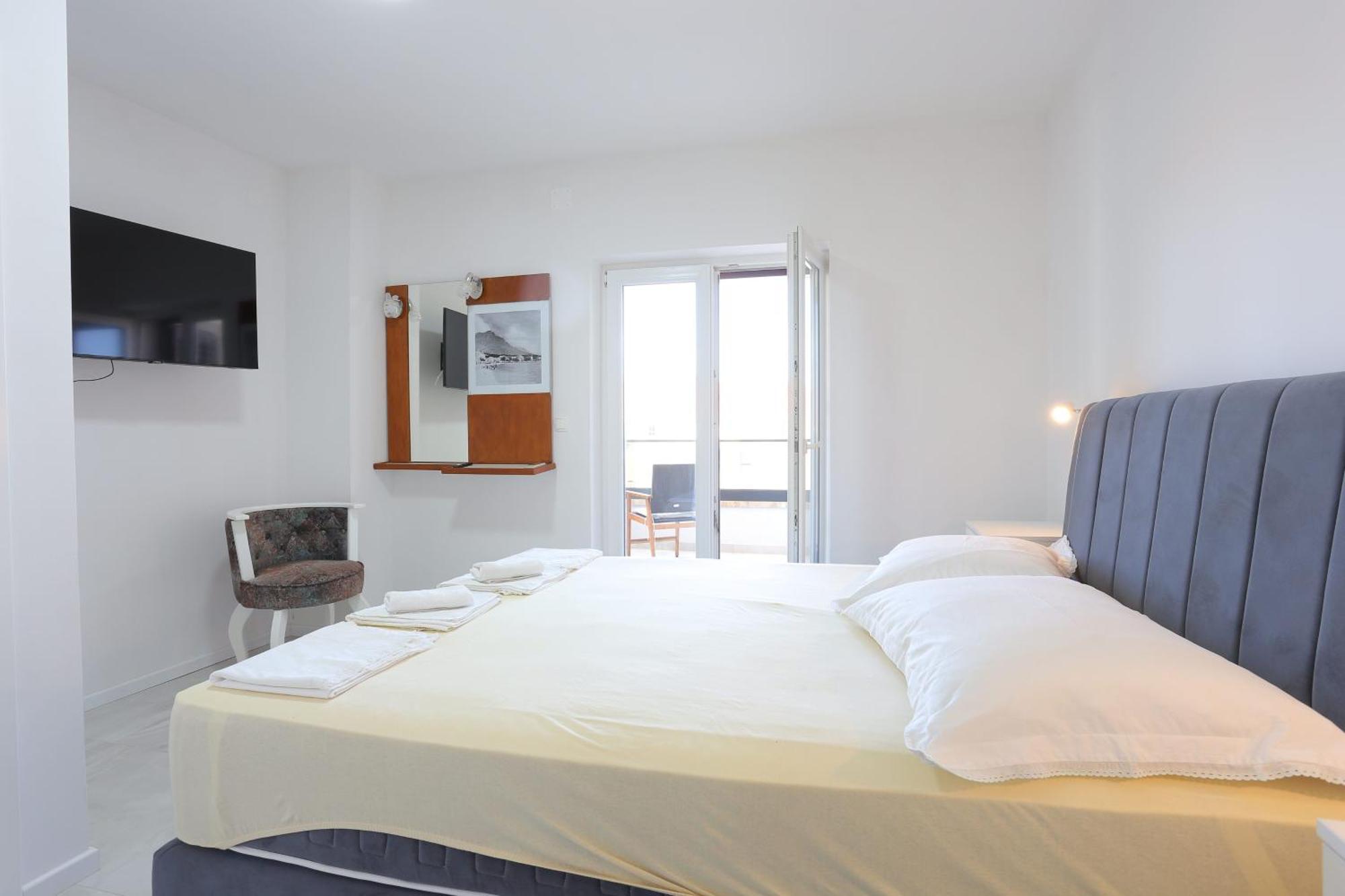 Apartments With A Parking Space Baska Voda, Makarska - 6773 Bilik gambar
