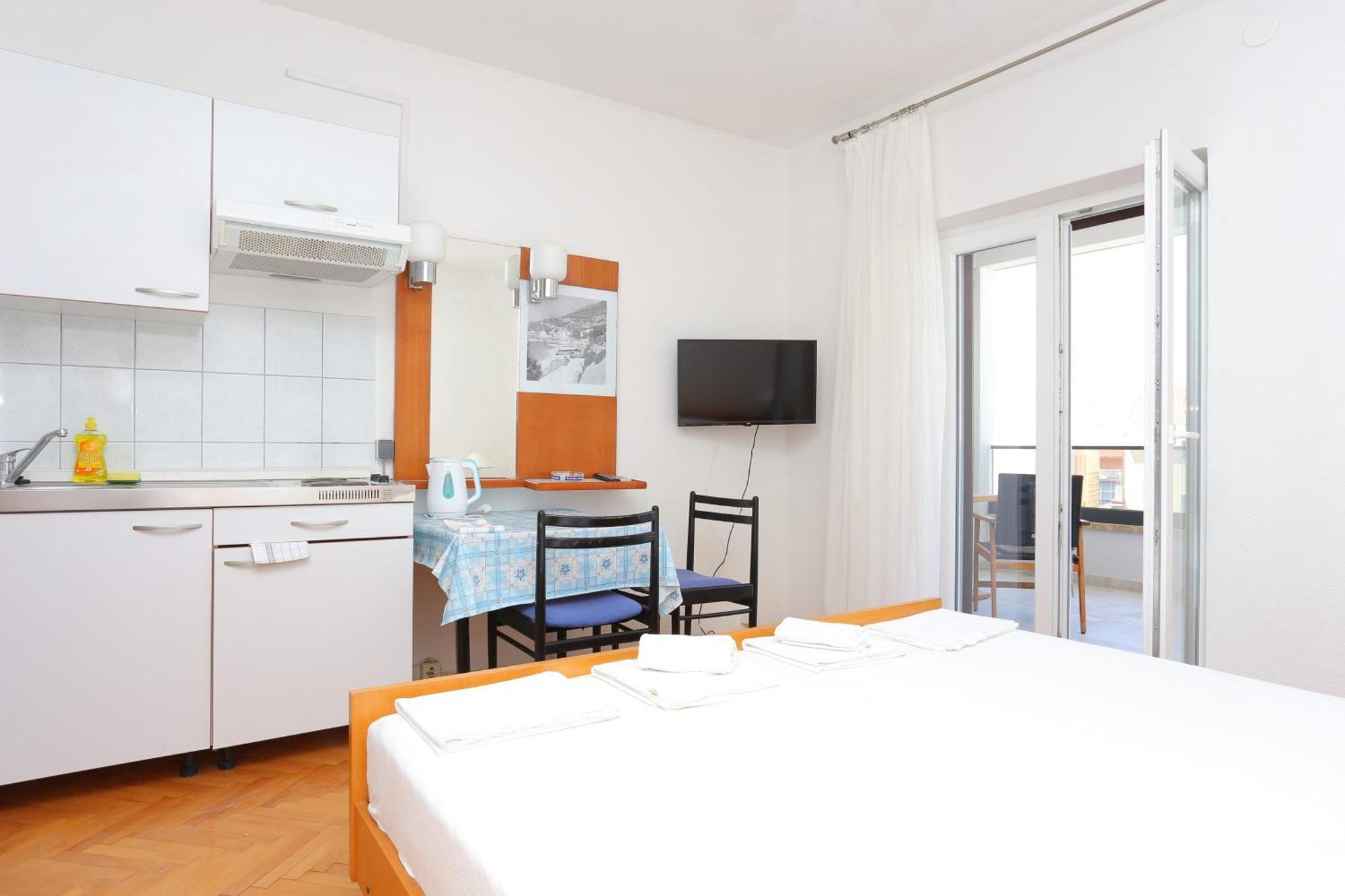 Apartments With A Parking Space Baska Voda, Makarska - 6773 Bilik gambar